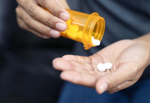 Getty Images-1220131127-pills-in-hand